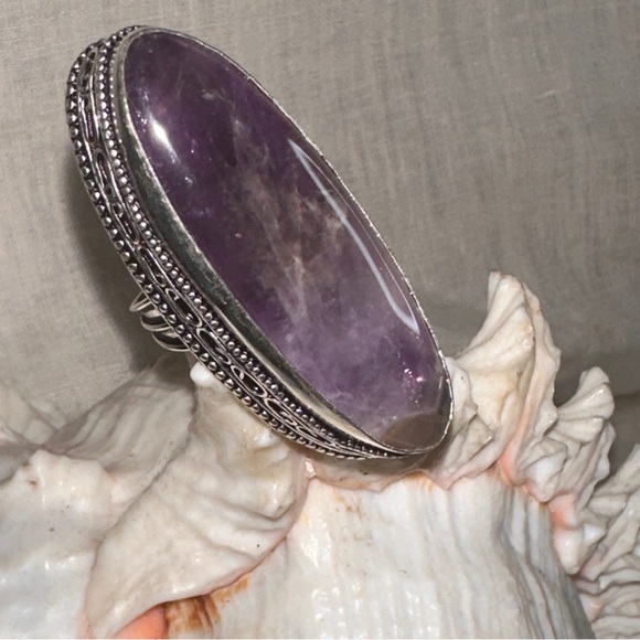 Amethyst handmade elongated statement Ring - Picture 3 of 9
